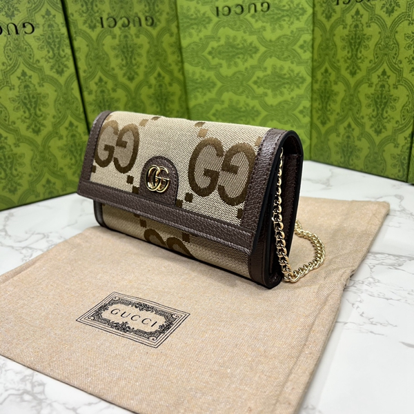 グッチ財布コピー背面デザイン
